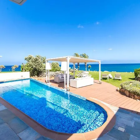 In Sleeps 10 With Pool And Air Con Villa