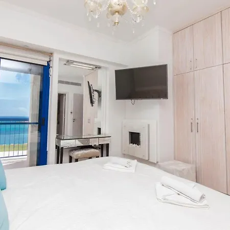 In Sleeps 10 With Pool And Air Con 빌라 프로타라스
