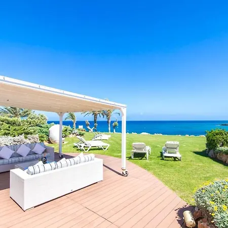 In Sleeps 10 With Pool And Air Con Πρωταράς